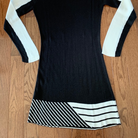 Long Sleeve Sweater Dress NWOT - Picture 2 of 5